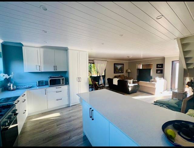 3 BEDROOM HOUSE FOR SALE IN DWARSWEGSTRAND